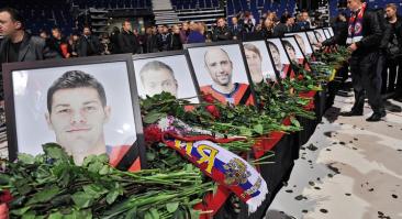 В Ярославле подожгли могилу хоккеиста погибшей в авиакатастрофе команды «Локомотив»