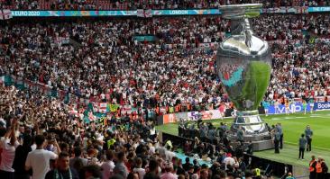 Видео бурного празднования итальянских фанатов победы на Евро-2020
