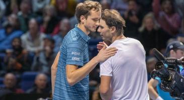 Медведев поинтересовался у Надаля, не устал ли он после финала Australian Open