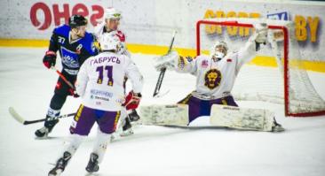 В хоккейном чемпионате Беларуси ожидается странный матч. В противостоянии равных команд коэффициент на гостей обвалили до 1.13, а на хозяев подняли до 13
